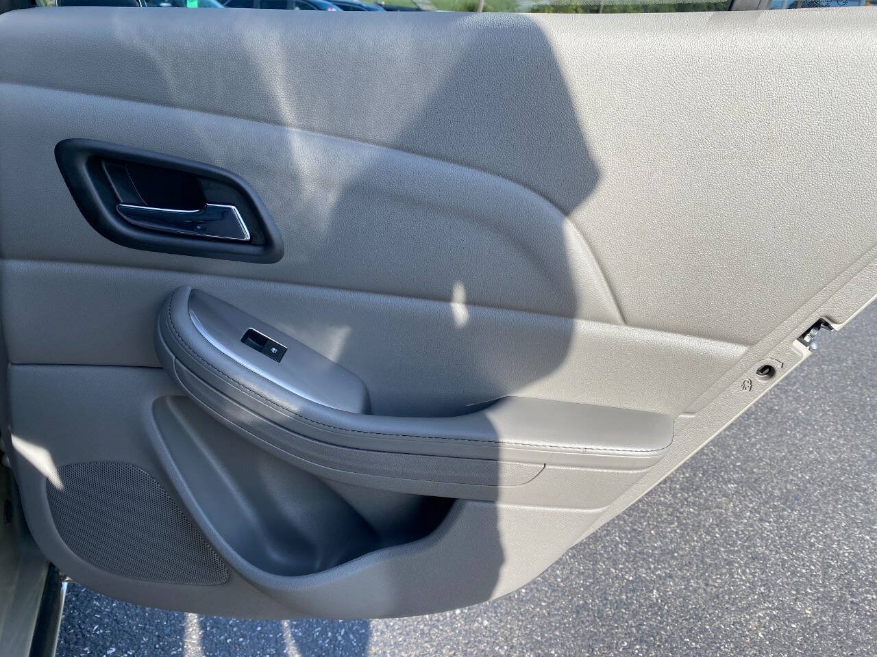 Used 2015 Chevrolet Malibu LS FWD image 25