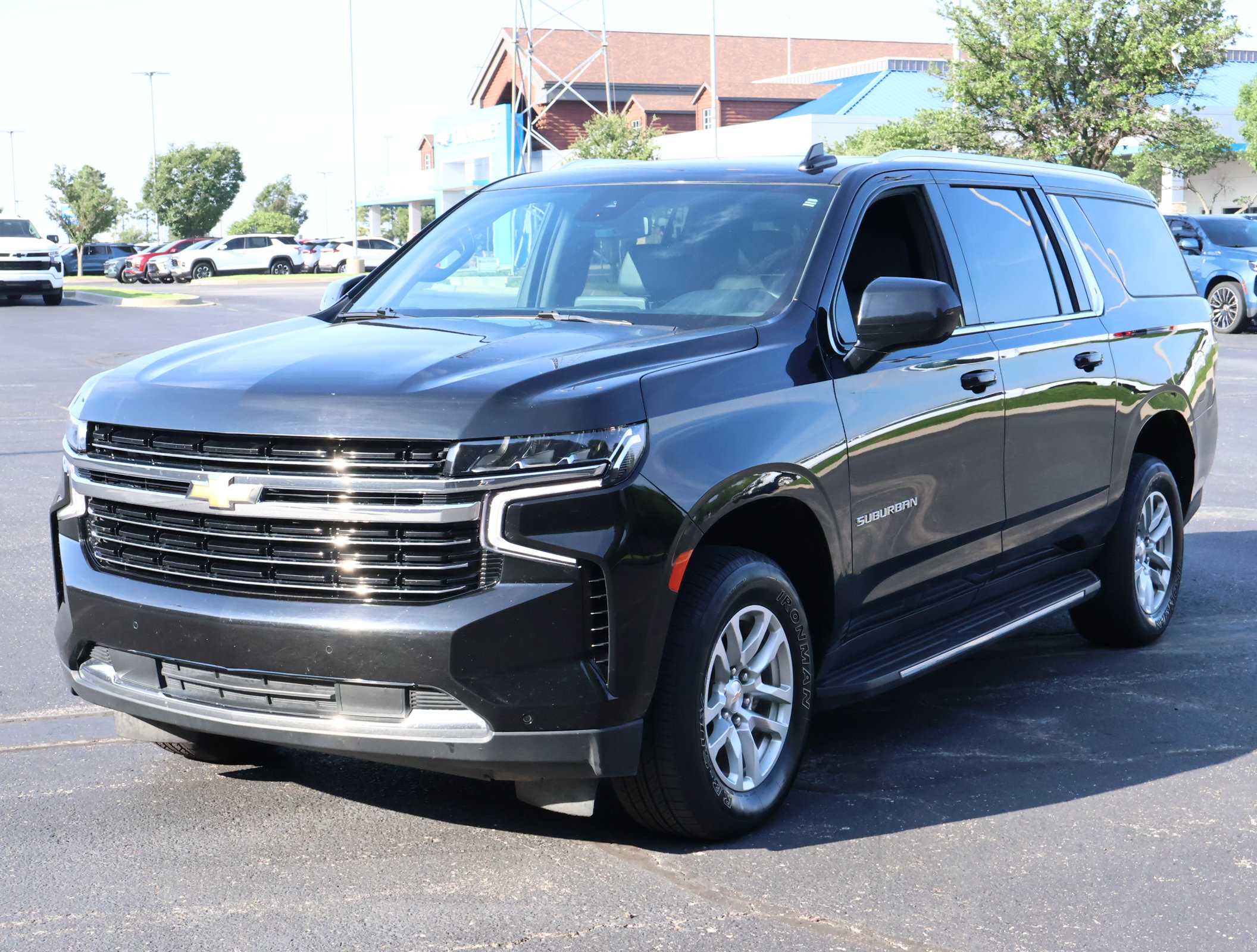 Used 2024 Chevrolet Suburban LT AWD/4WD image 33