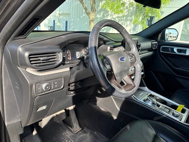 Used 2020 Ford Explorer XLT w/ Equipment Group 202A AWD/4WD image 10