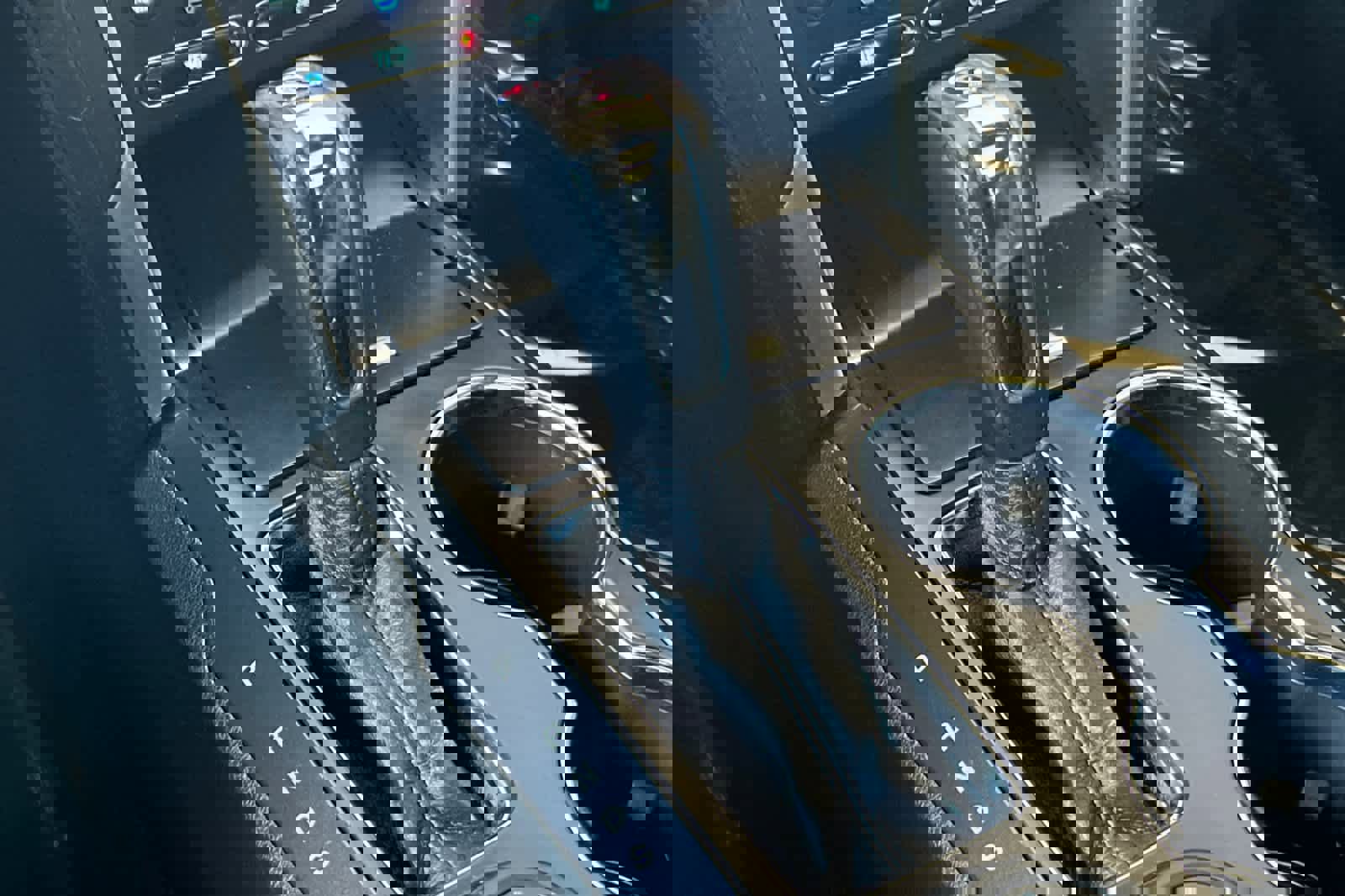 Used 2017 Ford Explorer Platinum image 25