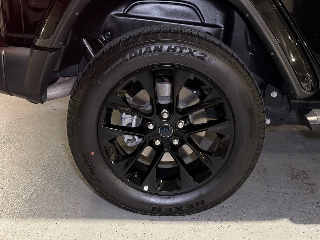 Used 2024 Jeep Wrangler Unlimited Sahara AWD/4WD image 7