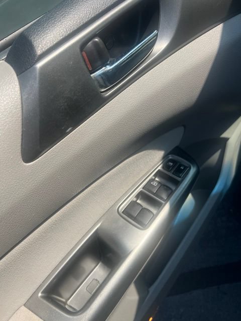 Used 2012 Subaru Forester 2.5X Limited AWD/4WD image 23