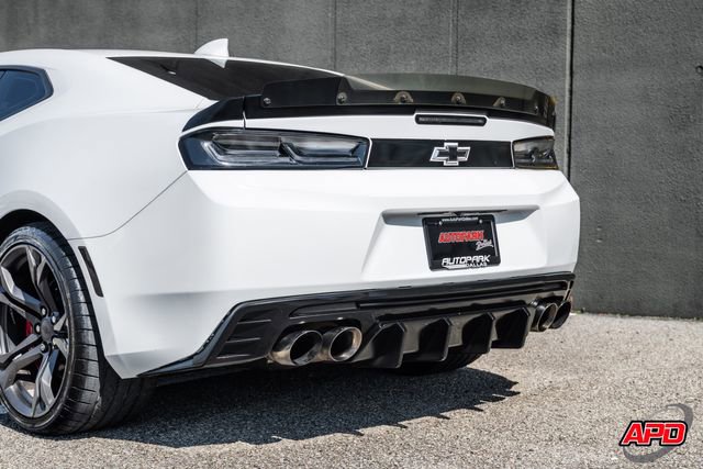 Used 2018 Chevrolet Camaro SS image 31