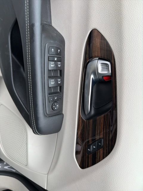 Used 2023 Chrysler Pacifica Limited image 18