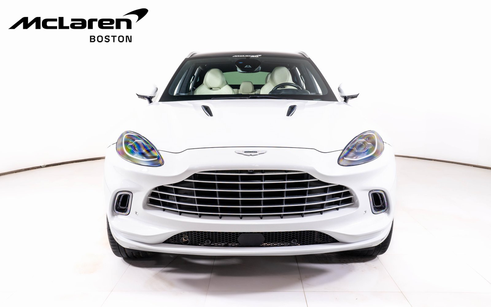 Used 2022 Aston Martin DBX image 8
