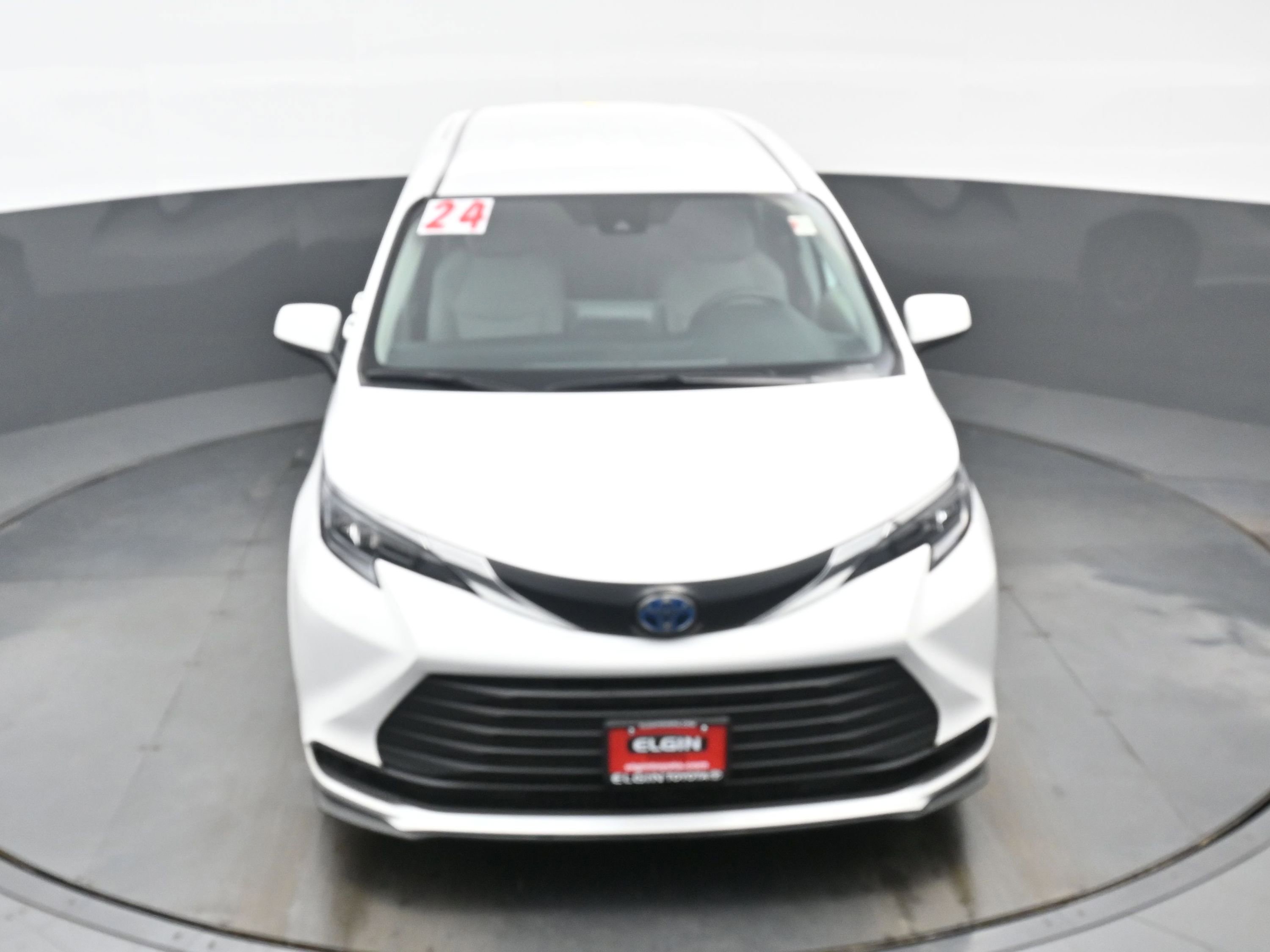 Used 2024 Toyota Sienna LE image 36