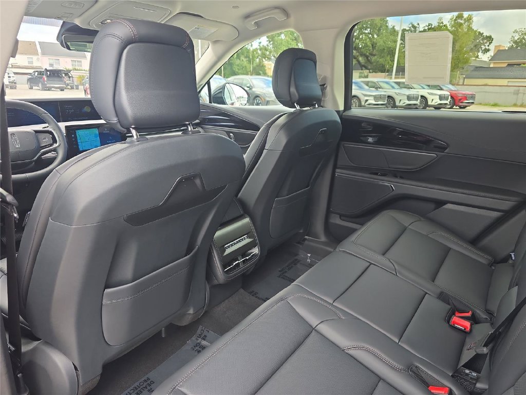 New 2026 Lincoln Nautilus Premier AWD/4WD image 10