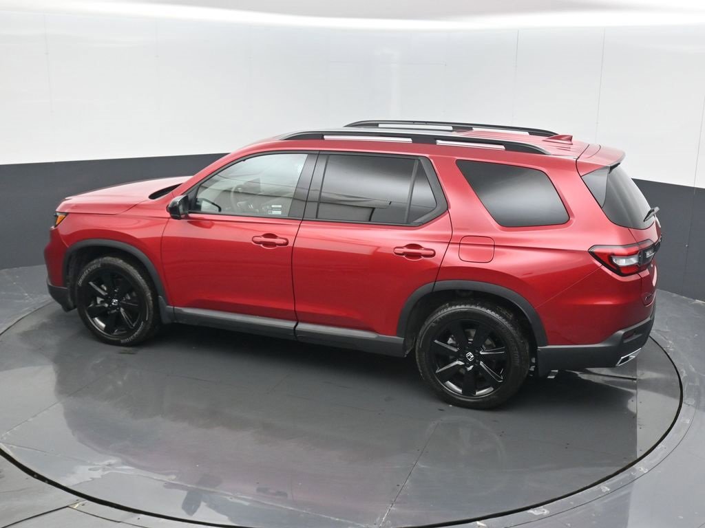 Certified 2025 Honda Pilot Black Edition image 15
