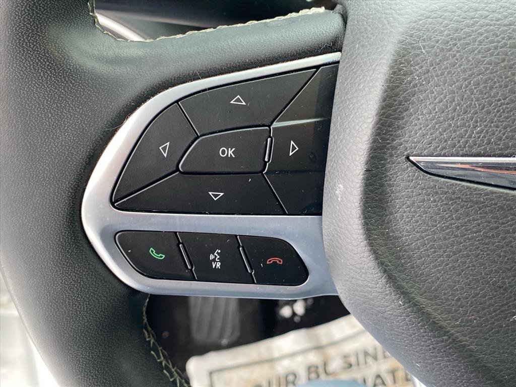 Used 2022 Chrysler Voyager LX image 14