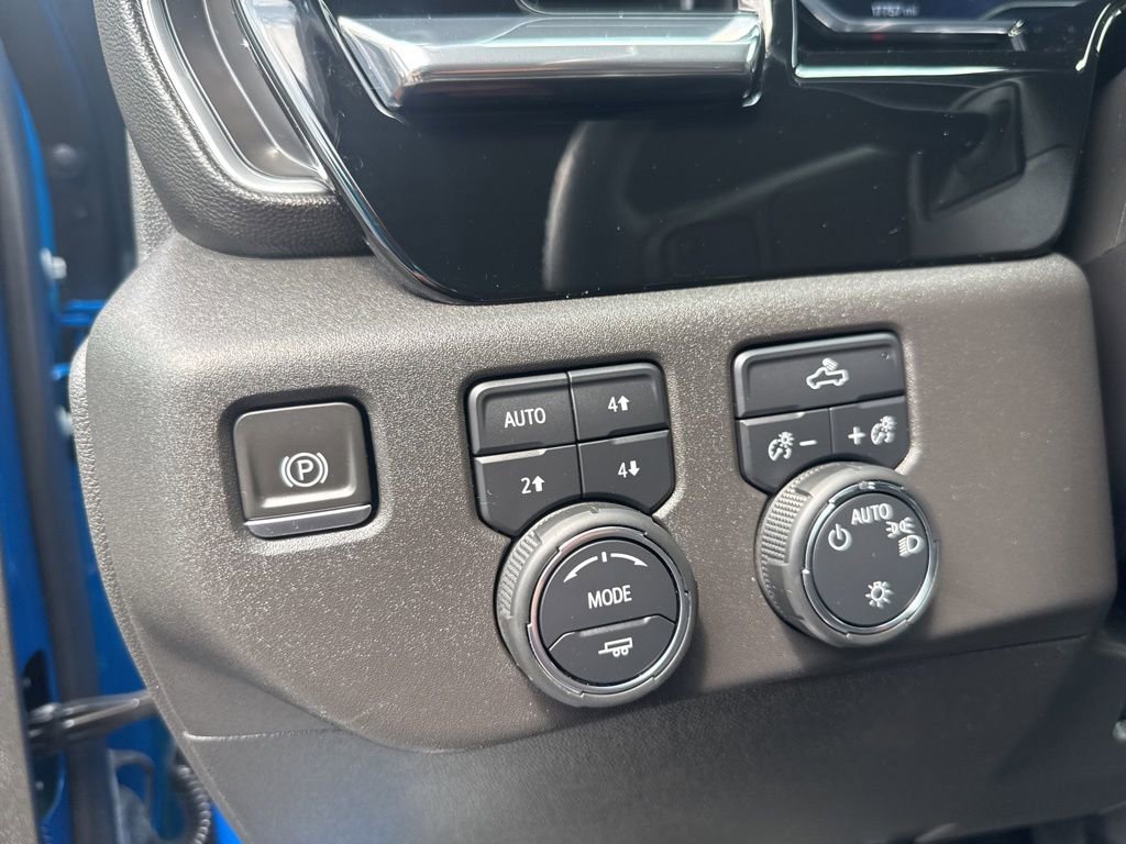 Used 2023 Chevrolet Silverado 1500 LT w/ Z71 Off-Road Package AWD/4WD image 29