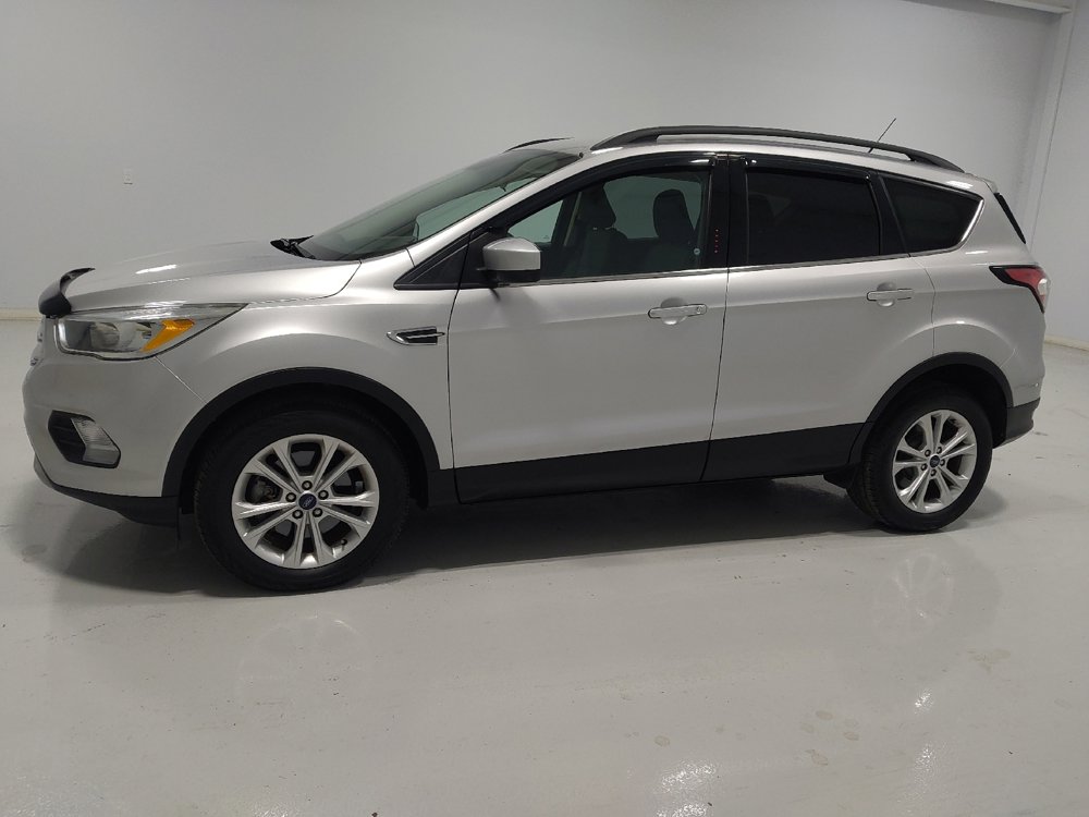Used 2018 Ford Escape SE image 2