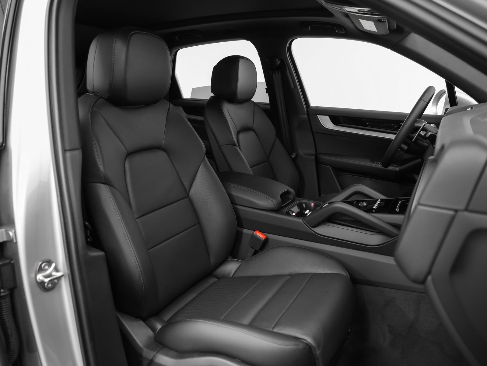 Used 2025 Porsche Cayenne image 20