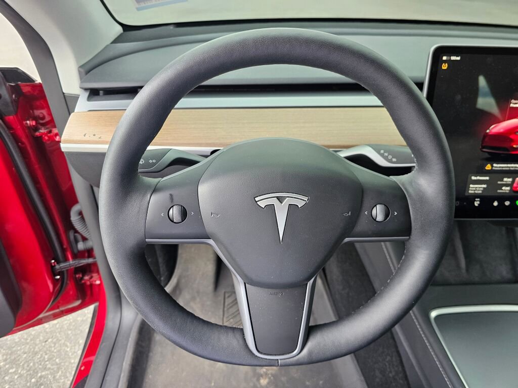 Used 2024 Tesla Model Y Long Range RWD image 26