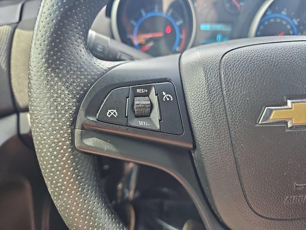 Used 2015 Chevrolet Cruze LT FWD image 18
