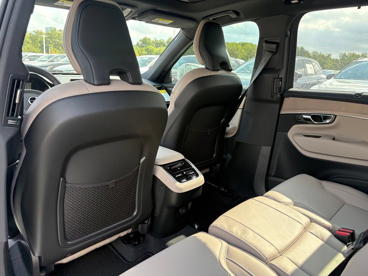 New 2026 Volvo XC90 B6 Ultra w/ Protection Package AWD/4WD image 21