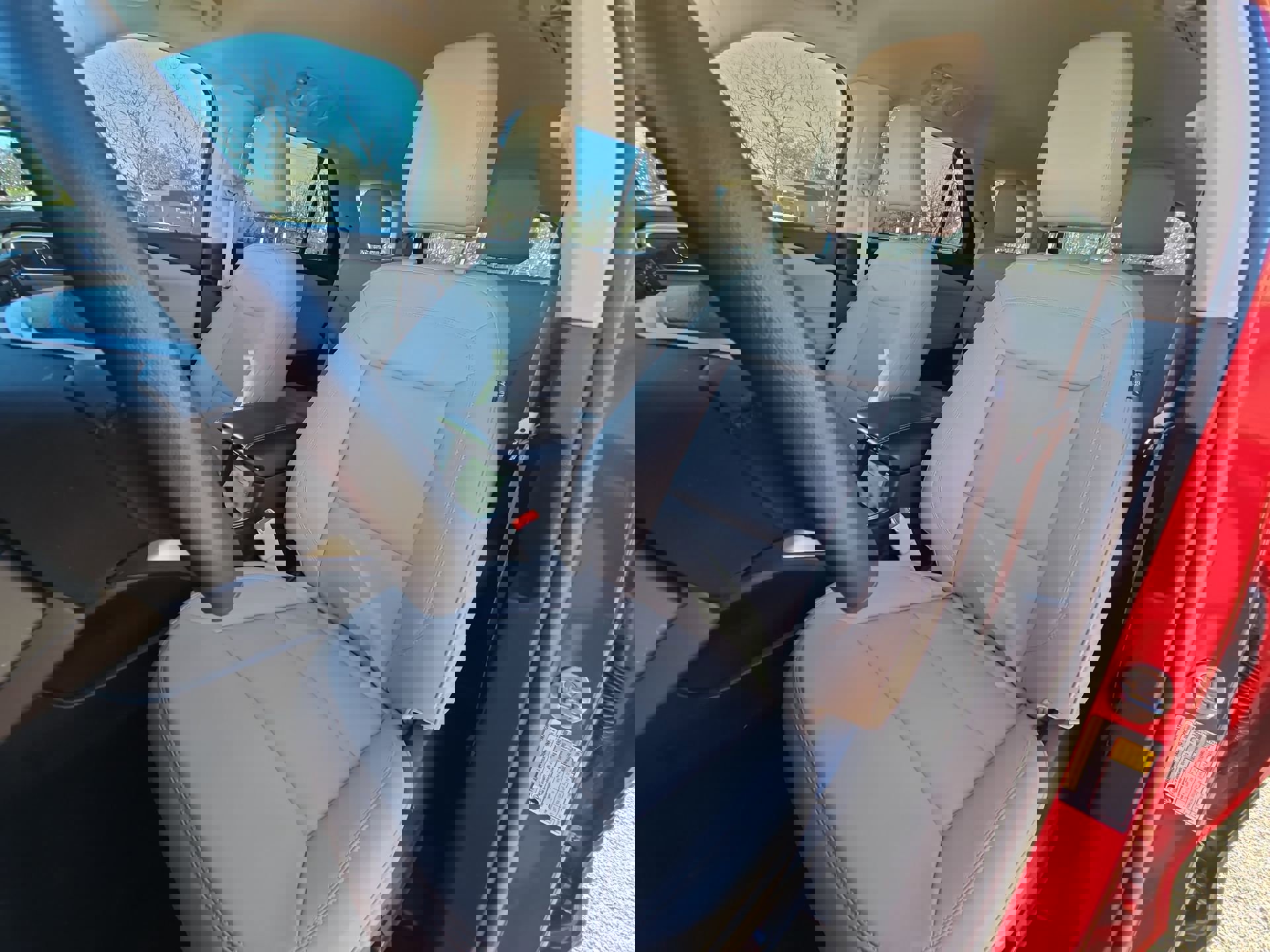 Used 2023 Ford Explorer XLT w/ Equipment Group 202A image 12