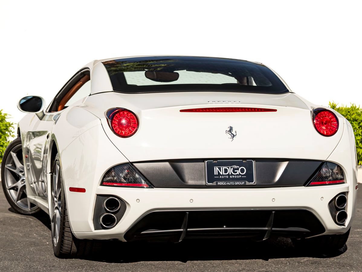 Used 2010 Ferrari California RWD image 11
