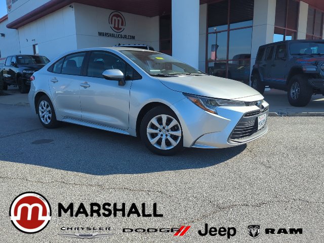 Used 2025 Toyota Corolla LE FWD image 1