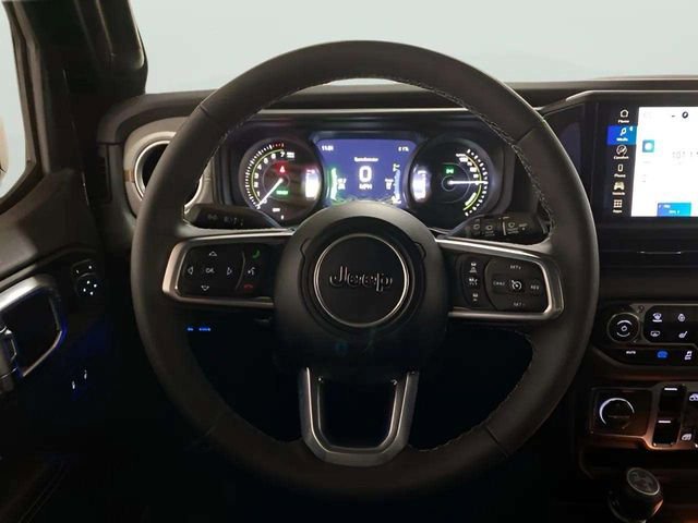 Used 2025 Jeep Wrangler Unlimited Sahara w/ Safety Group image 8