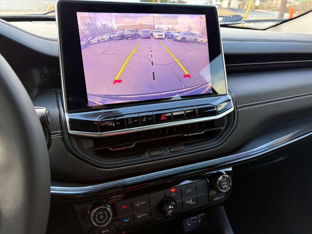 Used 2023 Jeep Compass Altitude image 9