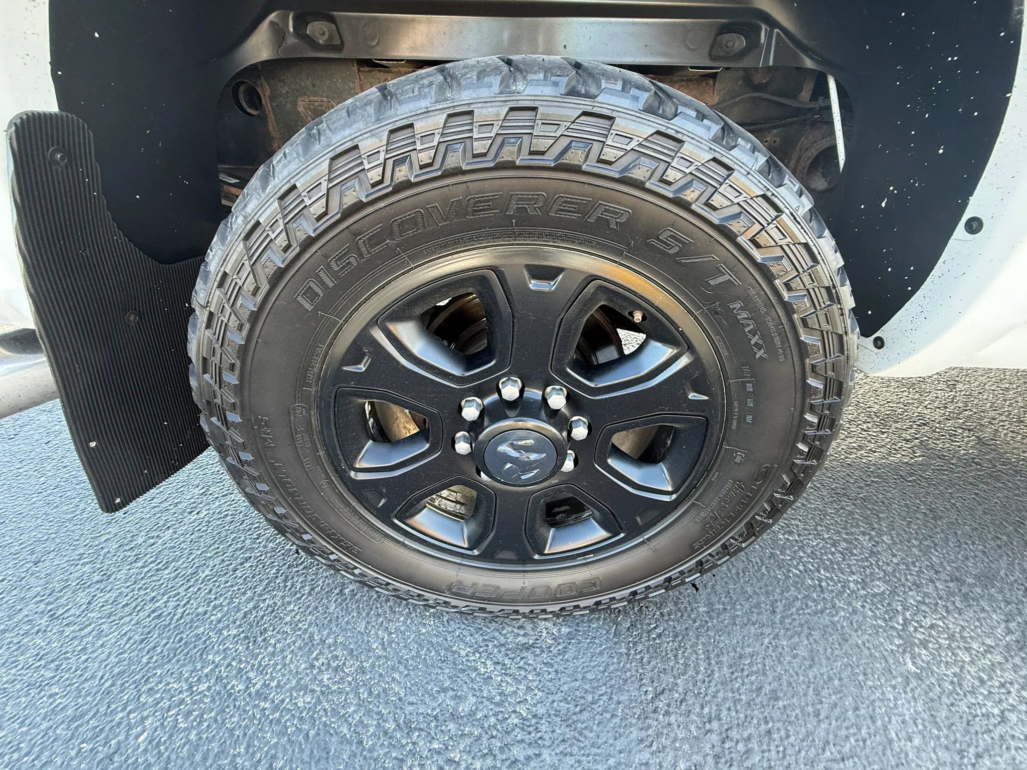 Used 2017 RAM 3500 Laramie w/ Sport Appearance Group AWD/4WD image 21