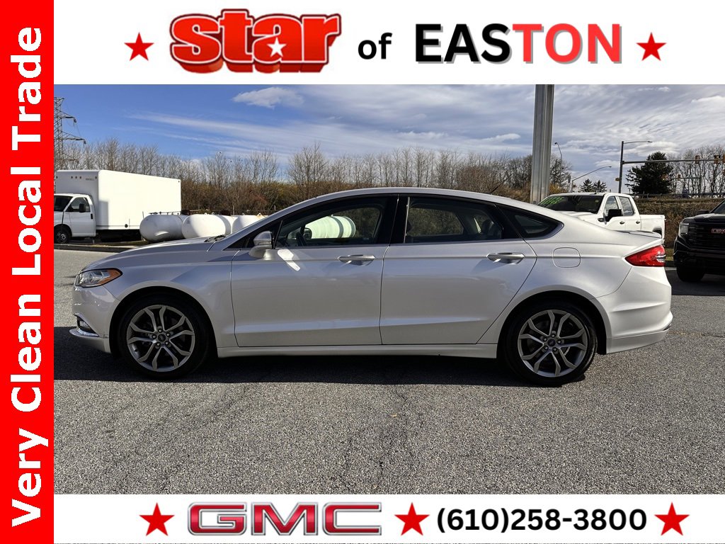 Used 2017 Ford Fusion SE w/ Equipment Group 201A image 5