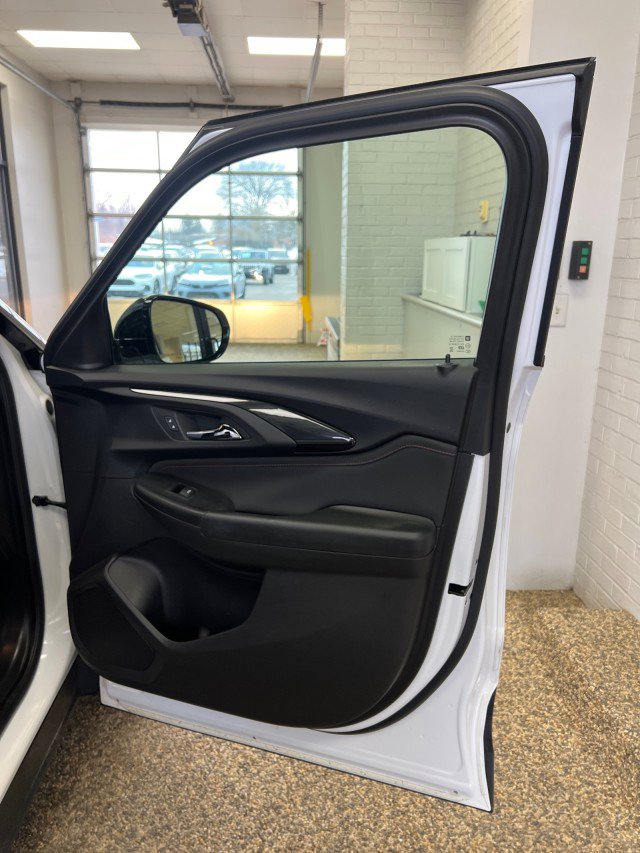 Used 2021 Chevrolet TrailBlazer RS w/ Convenience Package image 14