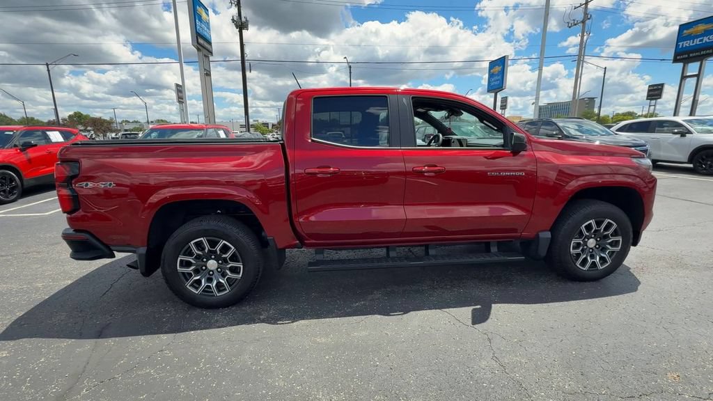 Used 2024 Chevrolet Colorado LT w/ LT Convenience Package III AWD/4WD image 9