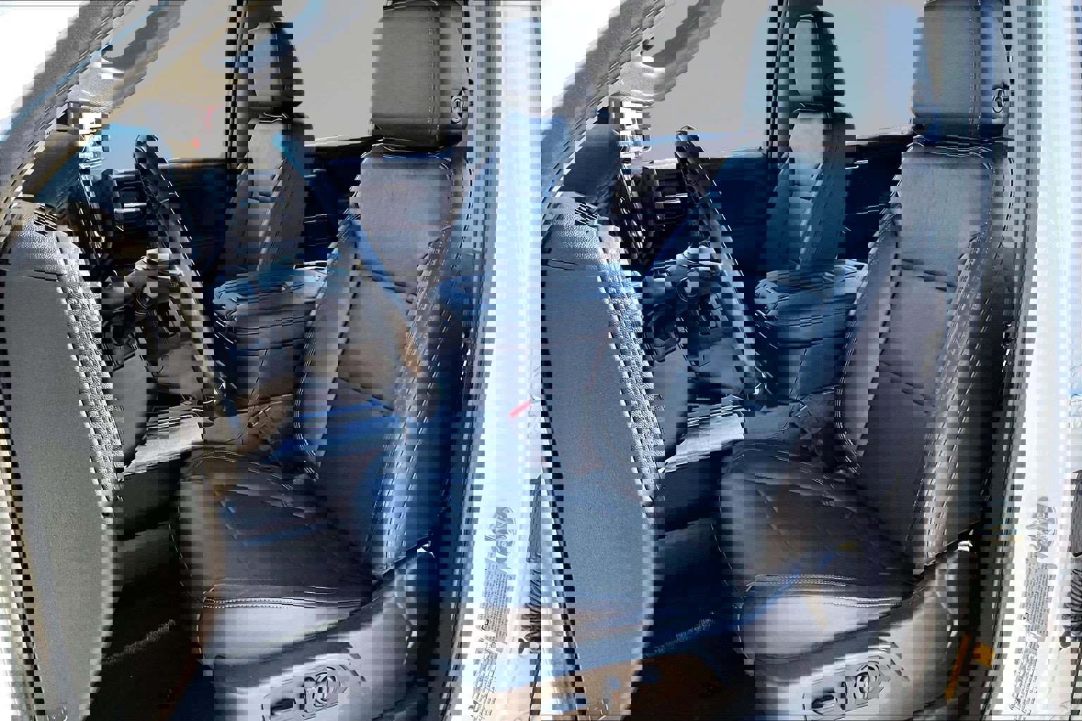 Used 2020 Chevrolet Silverado 2500 LTZ w/ LTZ Convenience Package image 22