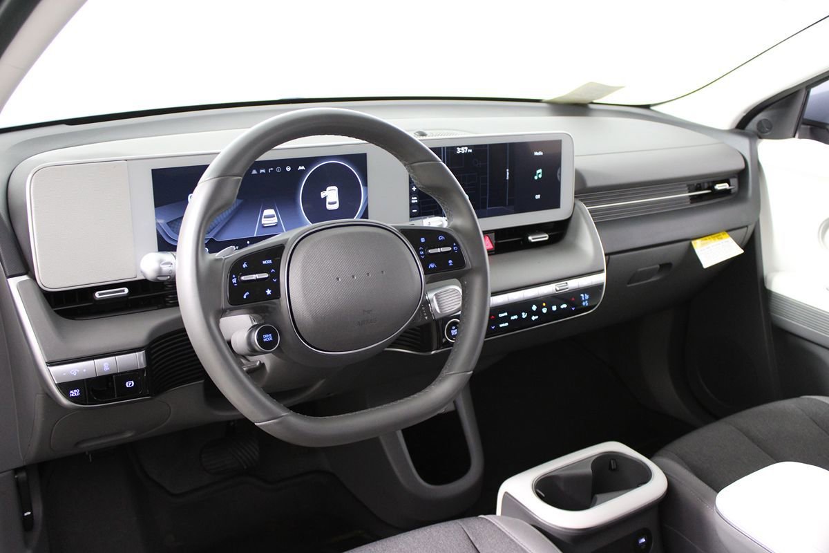 Used 2024 Hyundai Ioniq 5 SE image 7