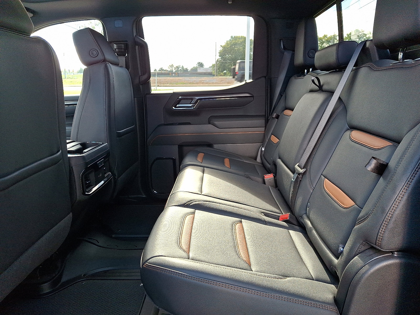 Used 2025 GMC Sierra 1500 AT4 image 10