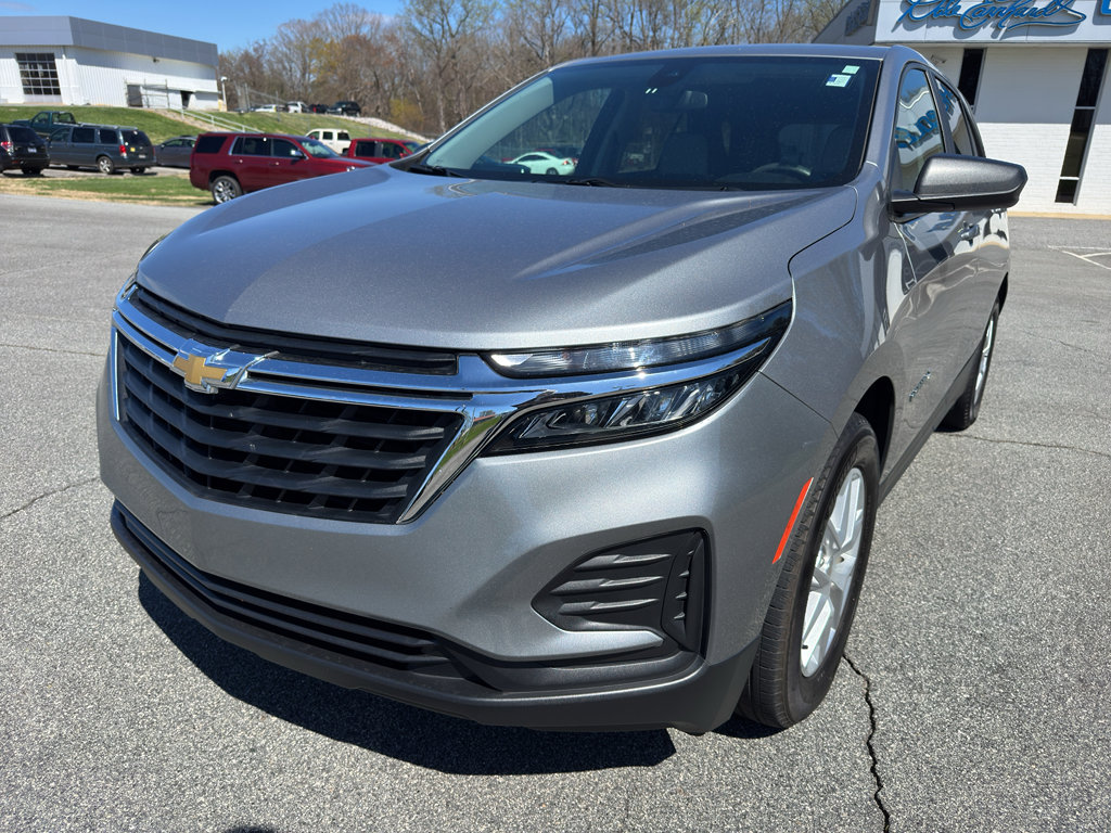 Used 2023 Chevrolet Equinox LS image 1