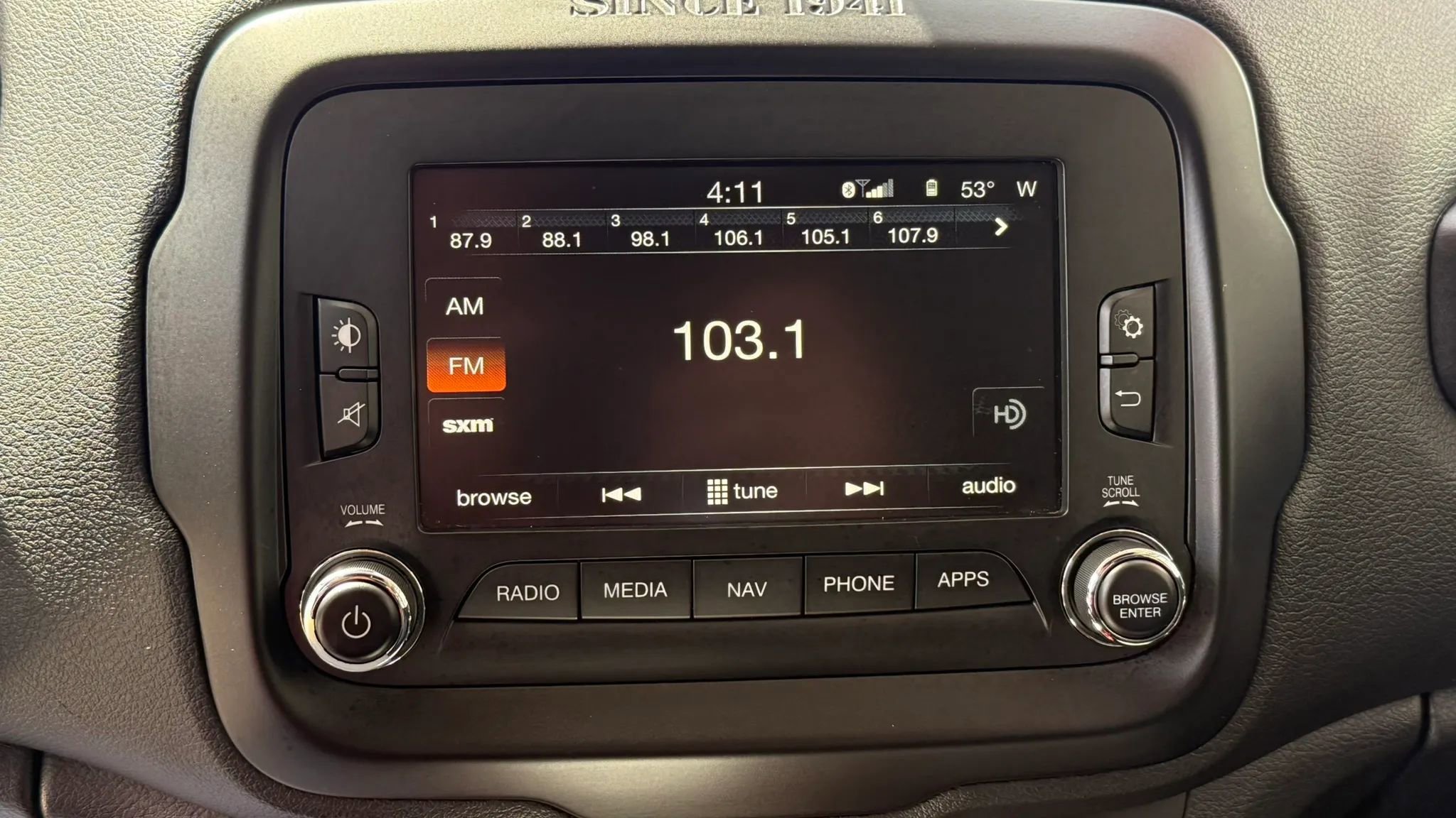Used 2017 Jeep Renegade Trailhawk w/ Premium Trailhawk Package AWD/4WD image 17