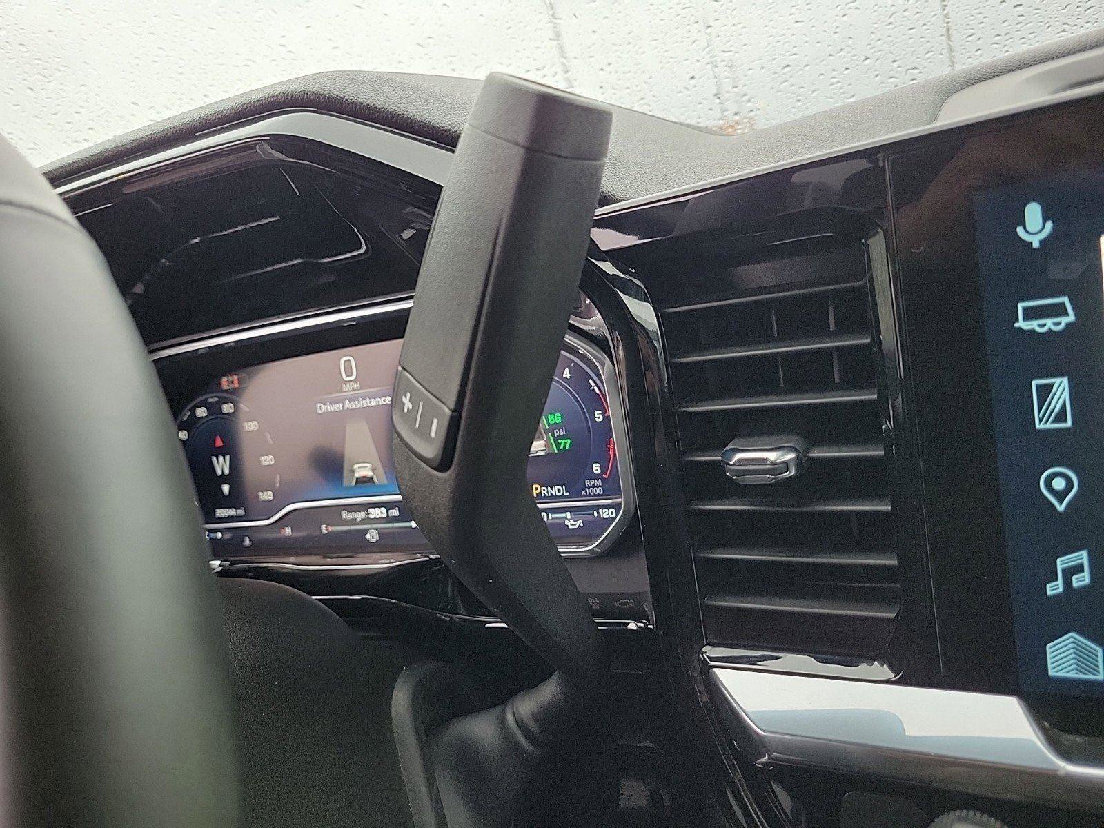 Used 2025 Chevrolet Silverado 2500 LT w/ Convenience Package image 28