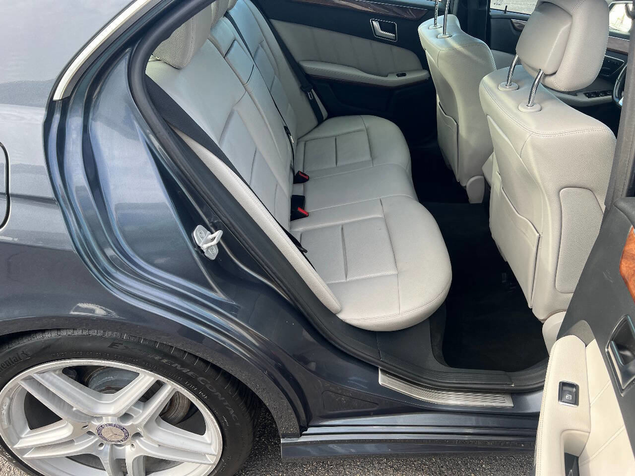 Used 2013 Mercedes-Benz E 350 4MATIC Sedan image 24