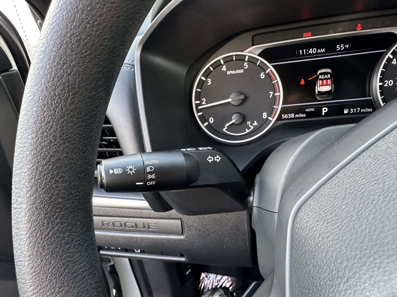 Used 2025 Nissan Rogue S image 28