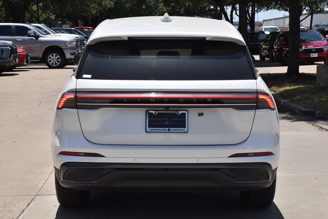 New 2026 Lincoln Nautilus Premier w/ Jet Appearance Package AWD/4WD image 8