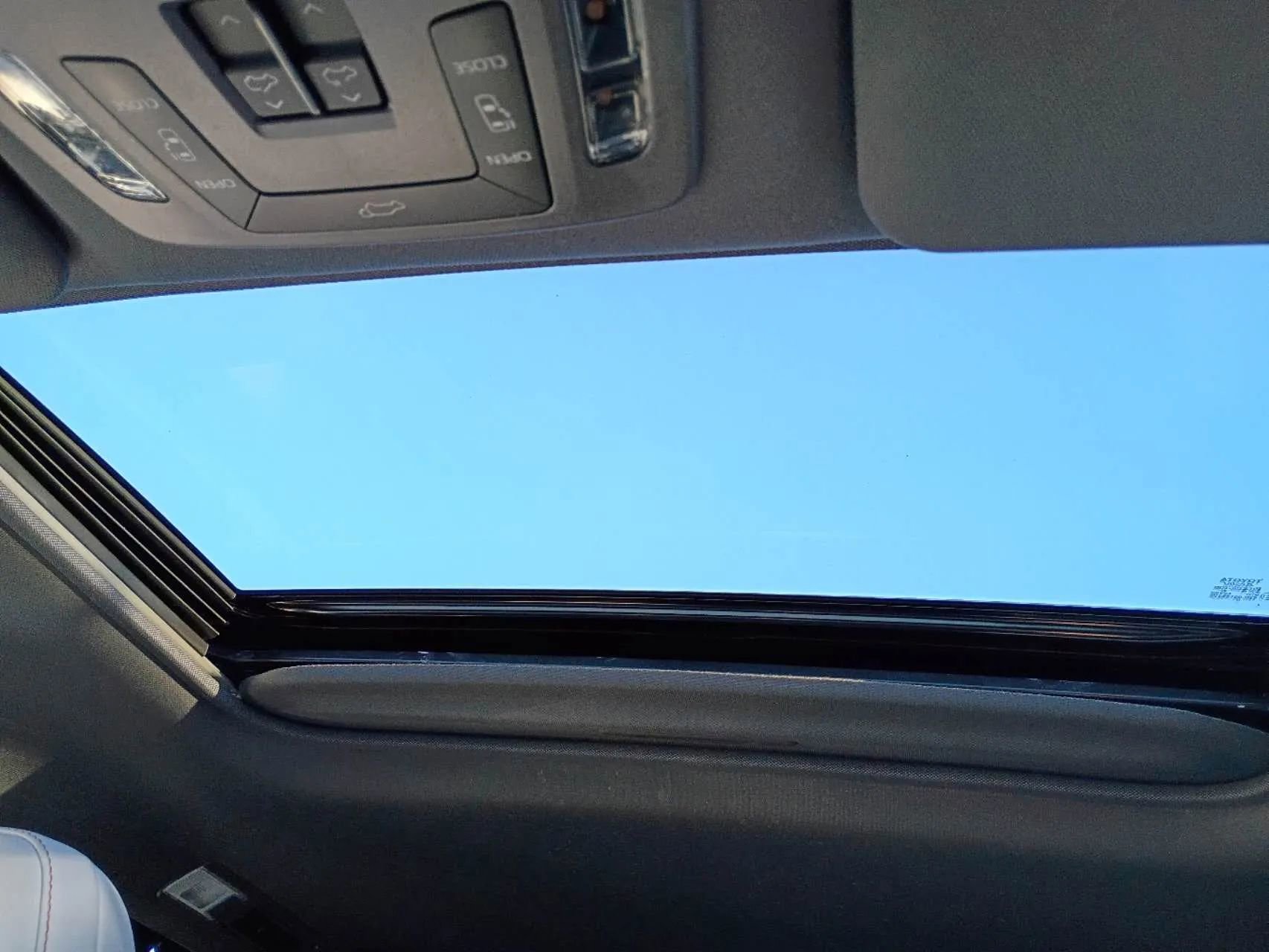 Used 2022 Toyota Sienna XSE AWD/4WD image 22