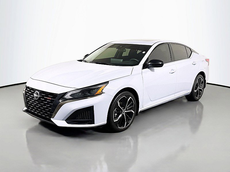 Certified 2024 Nissan Altima 2.5 SR w/ SR Premium Package image 3