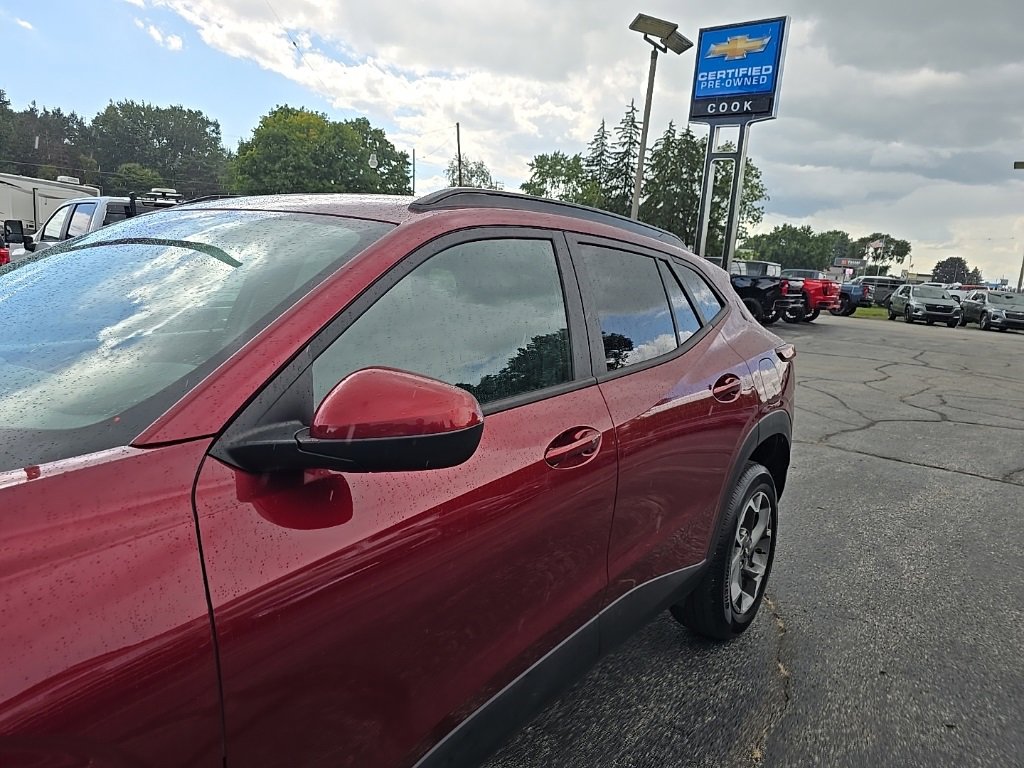 Used 2024 Chevrolet Trax LT w/ Driver Confidence Package image 32