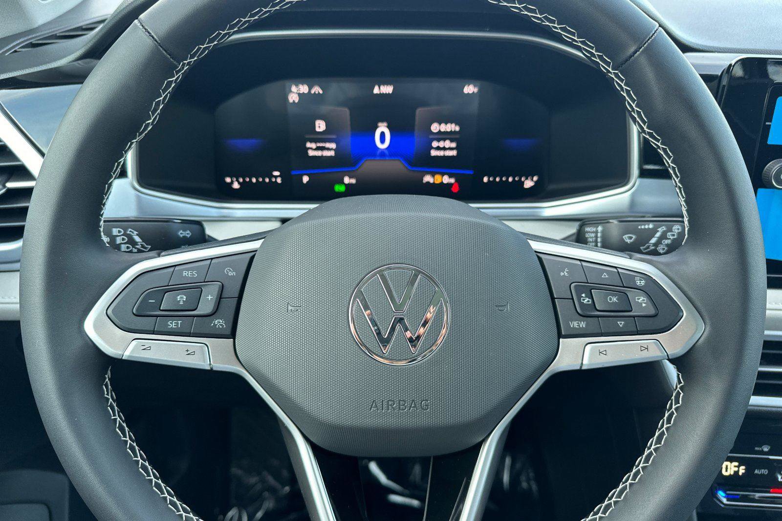 New 2026 Volkswagen Taos SE image 22