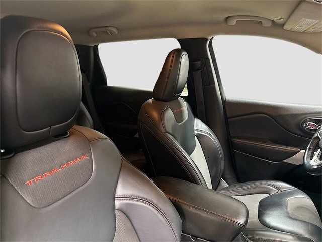 Used 2018 Jeep Cherokee Trailhawk w/ Cold Weather Group image 29