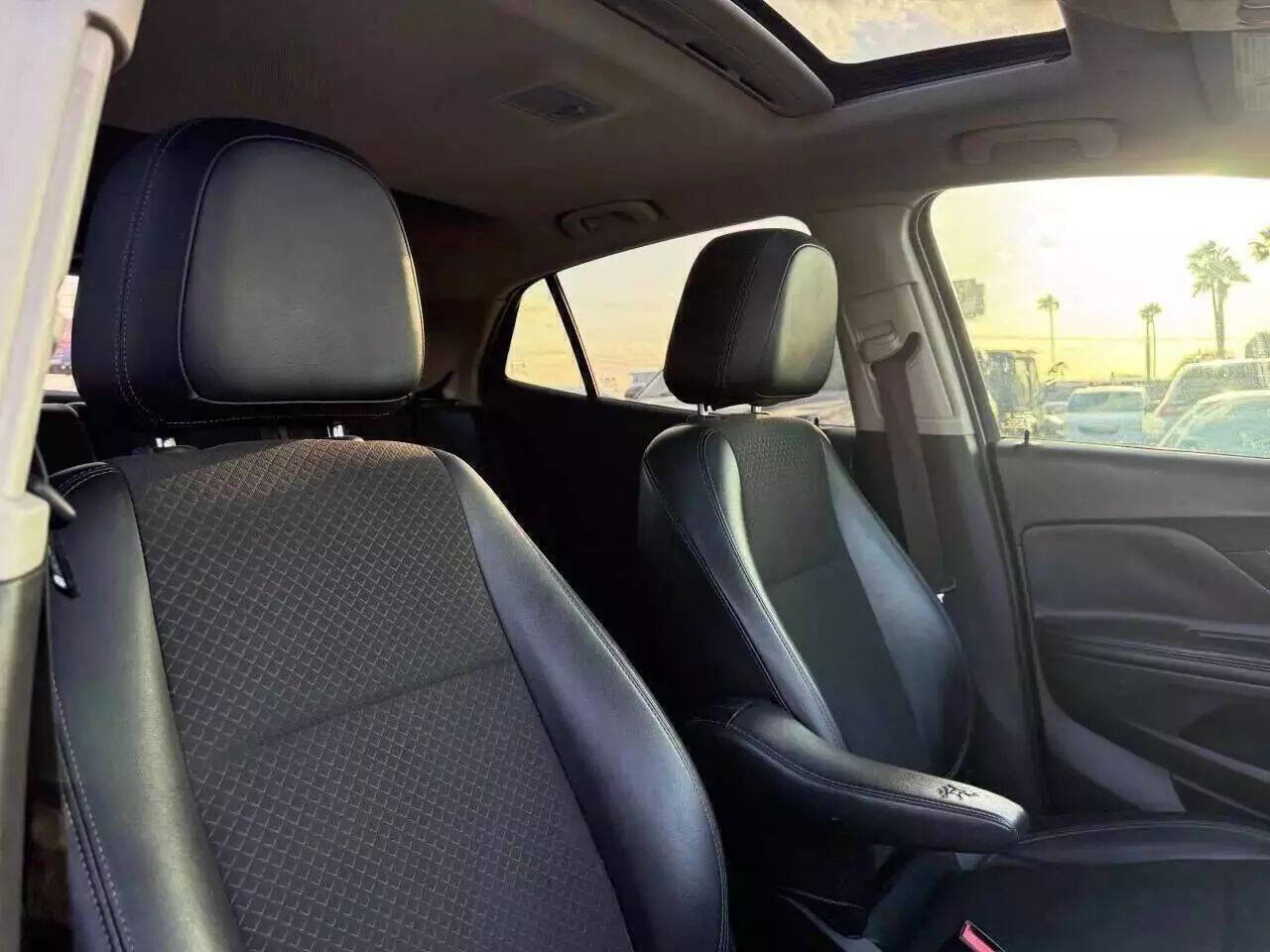 Used 2018 Buick Encore Sport Touring image 28