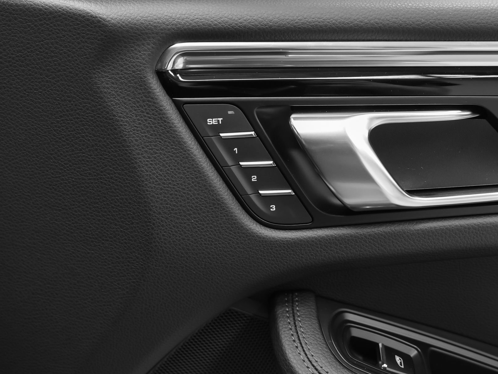 New 2026 Porsche Macan AWD/4WD image 20