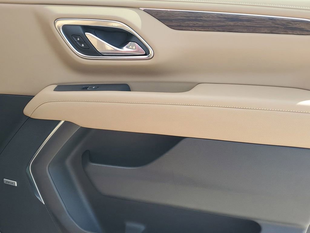 Used 2024 Chevrolet Suburban Premier image 47