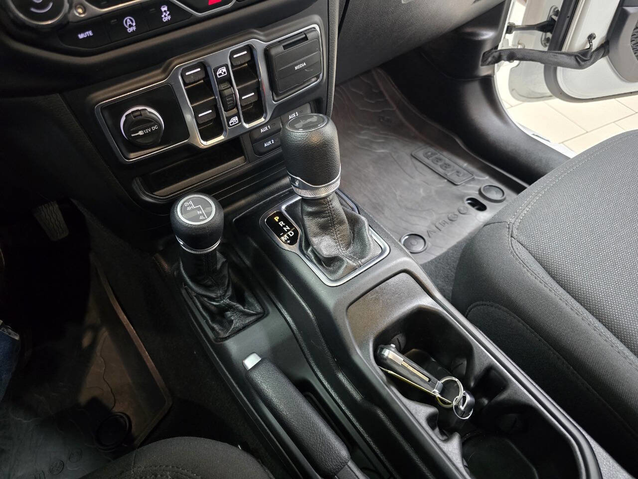 Used 2022 Jeep Wrangler Unlimited Sport image 35