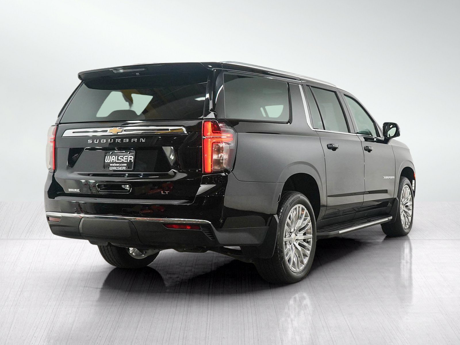 Used 2023 Chevrolet Suburban LT w/ LT Signature Package AWD/4WD image 5