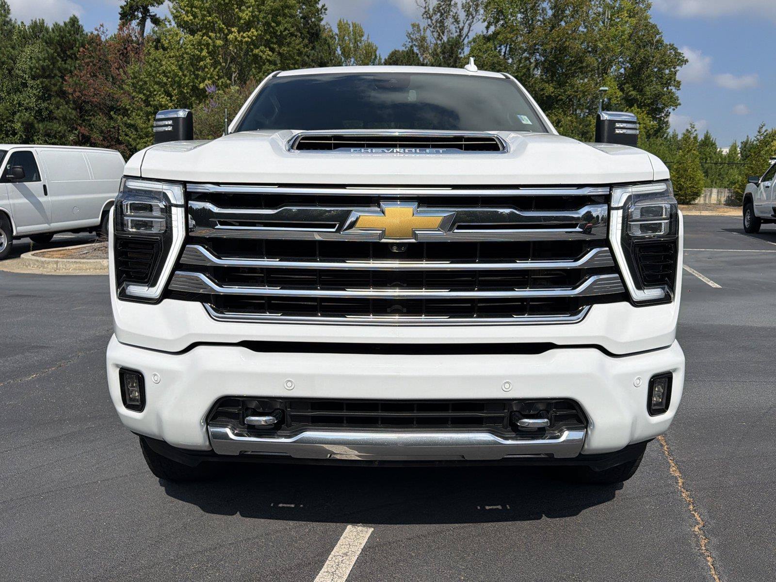 Certified 2024 Chevrolet Silverado 2500 High Country w/ LPO, Dark Essentials Package AWD/4WD image 2