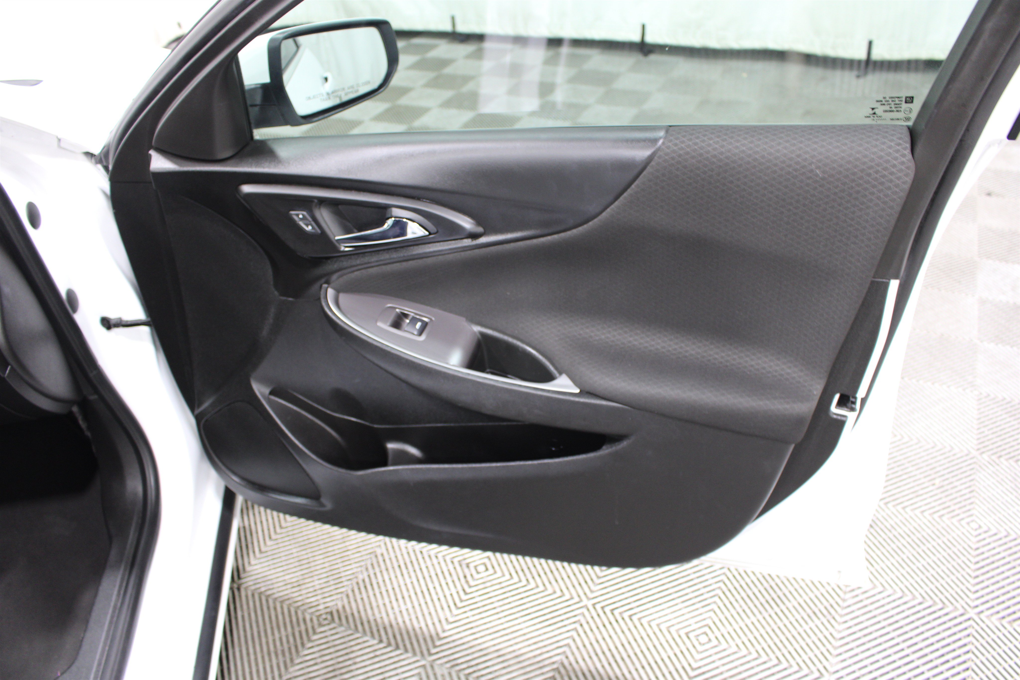 Used 2021 Chevrolet Malibu RS FWD image 26