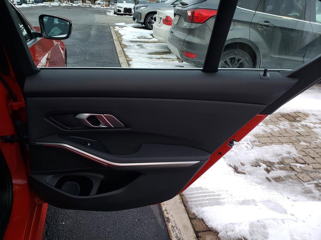 Used 2021 BMW 330i xDrive Sedan w/ Premium Package image 16